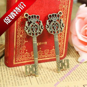 68x23mm Double-Sided Alloy Crown Key Charm Pendant