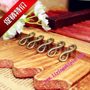 Curved Number 8 Alloy Charm Pendant 24x9mm