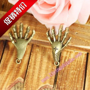 3D Skull Claw Alloy Charm Pendant 41x26mm