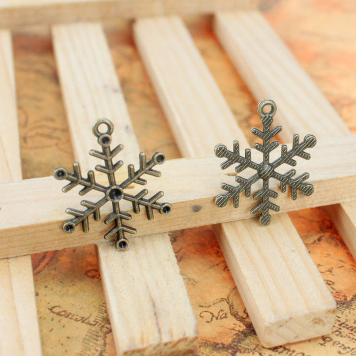 28x22mm Vintage Snowflake Alloy Charm Pendant