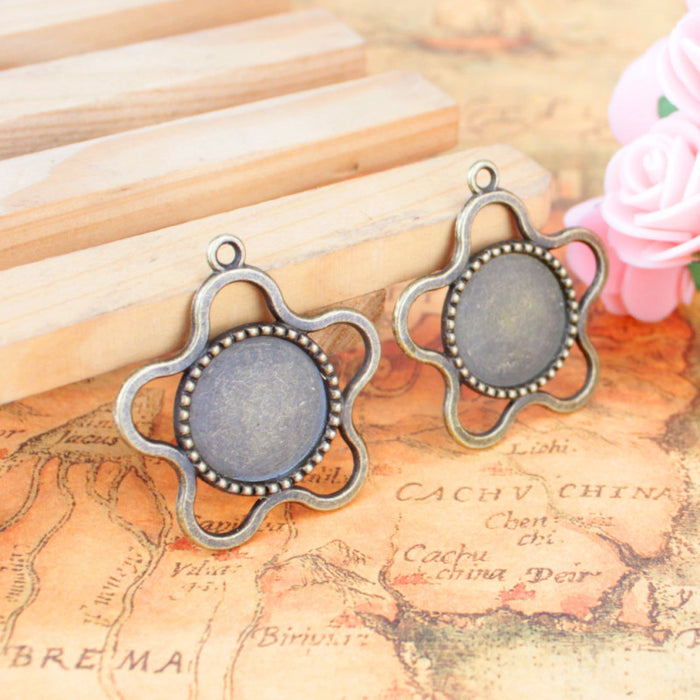 18mm Plum Flower Cabochon Tray Pendant Base