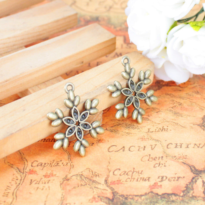 21mm Vintage Snowflake Alloy Charm Pendant for Christmas Jewelry
