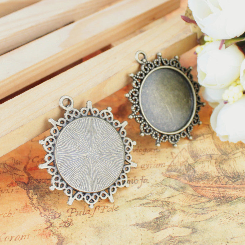 25mm Round Lace Bezel Setting Cabochon Tray Pendant