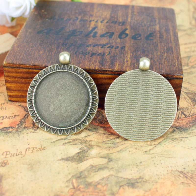Vintage 25mm Sunflower Lace Cabochon Tray Bezel Setting Pendant