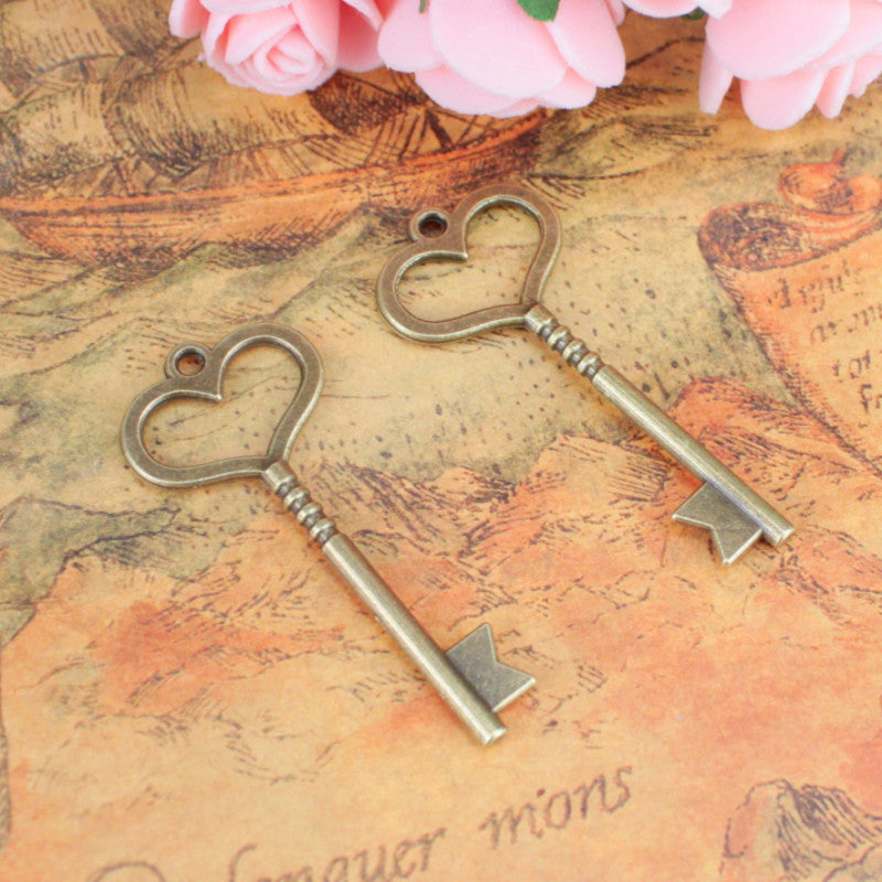 Vintage Heart Key Alloy Charm Pendant