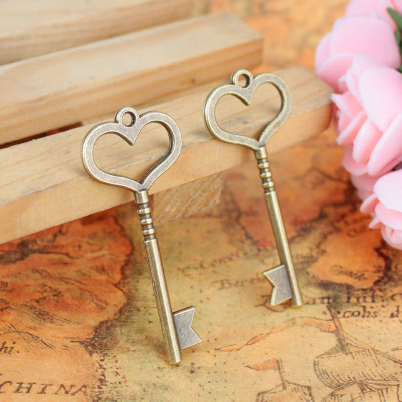 Vintage Heart Key Alloy Charm Pendant