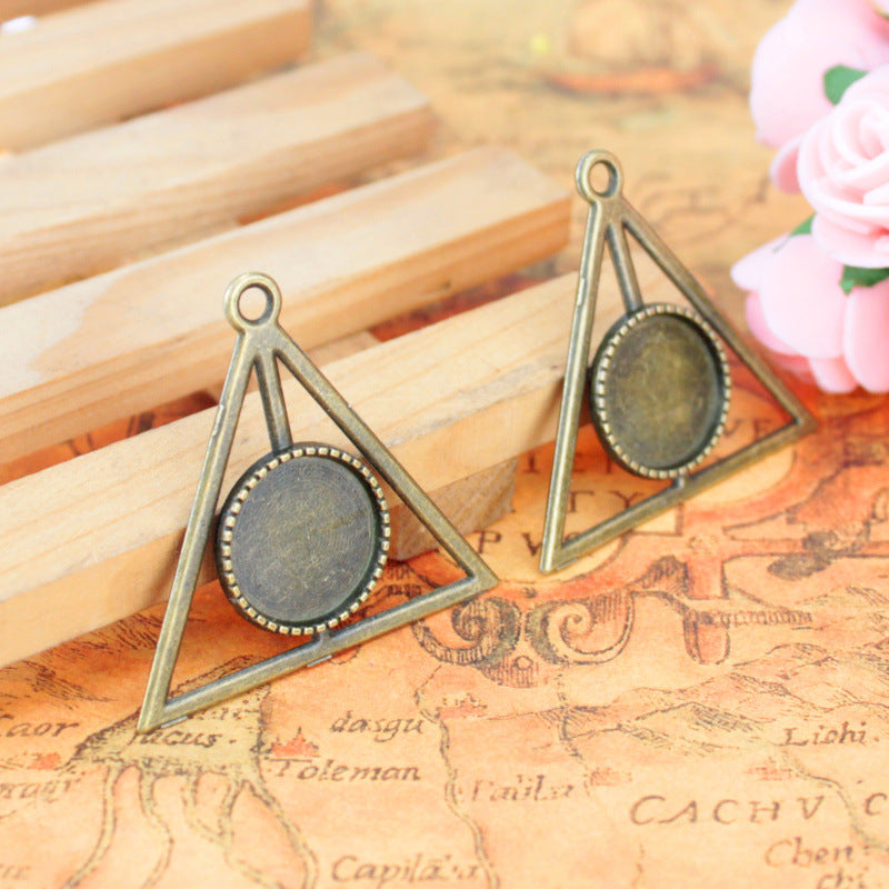 Vintage Triangle Bezel Setting Pendant Base