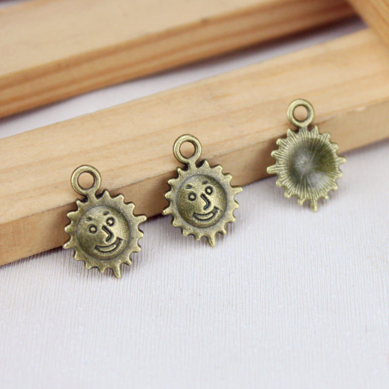Vintage Smiley Sun Alloy Charm Pendant 12mm