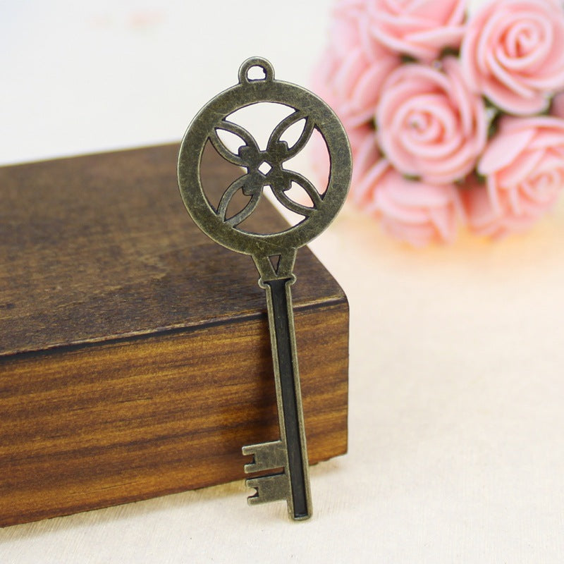 Vintage Floral Round Alloy Keychain Pendant