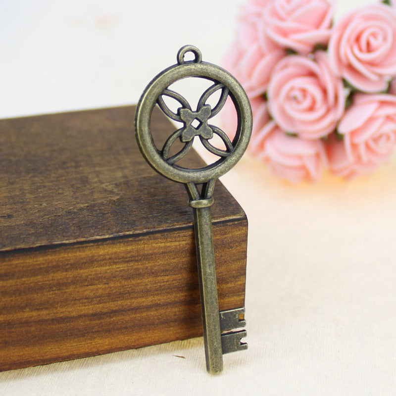 Vintage Floral Round Alloy Keychain Pendant