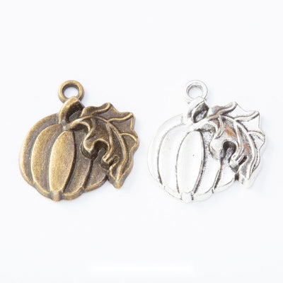 Overview of pumpkin charms in the available designs and finishes