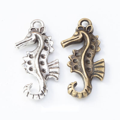Overview of seahorse charms in the available designs and finishes