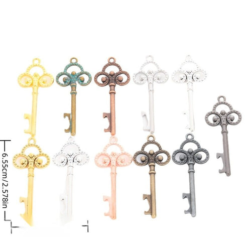 Finish overview of ornate skeleton key metal charm
