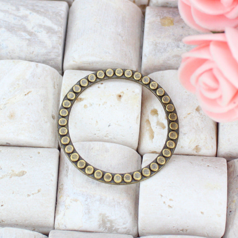 29mm Vintage Round Alloy Charm Pendant