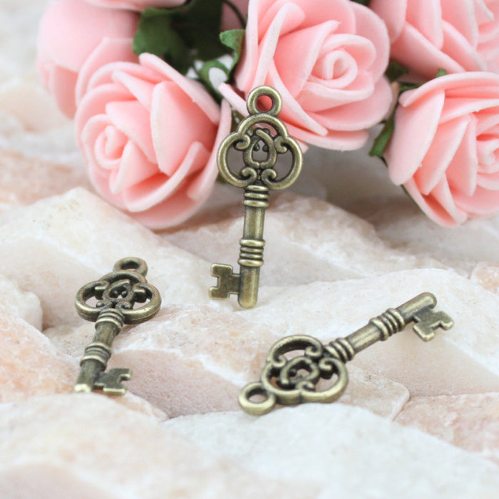 Vintage 28x11mm Double-Sided Alloy Key Charm Pendant