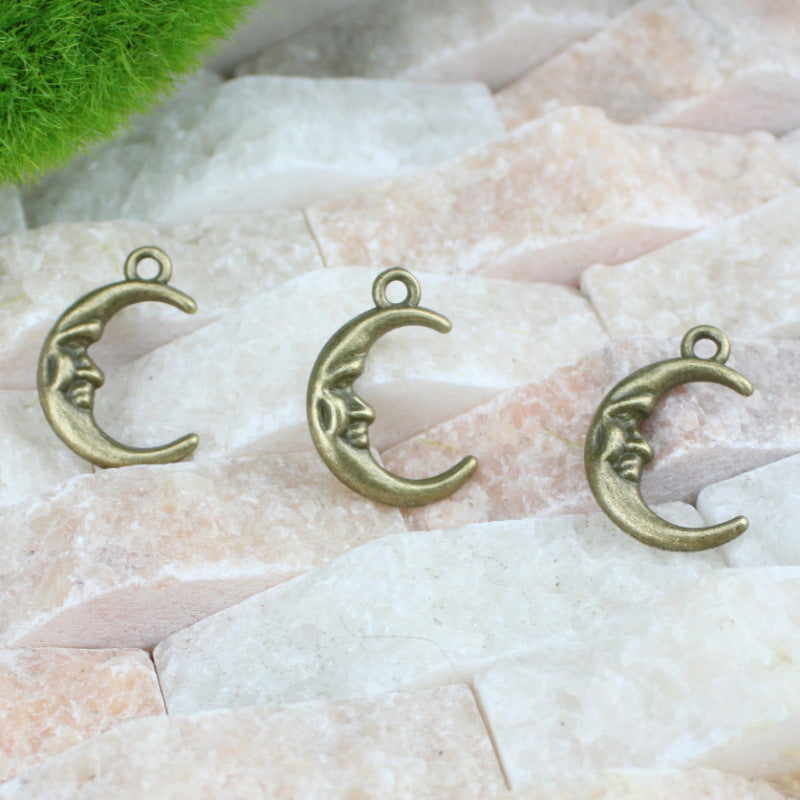 21×15mm Vintage Alloy Moon Face Charm Pendant
