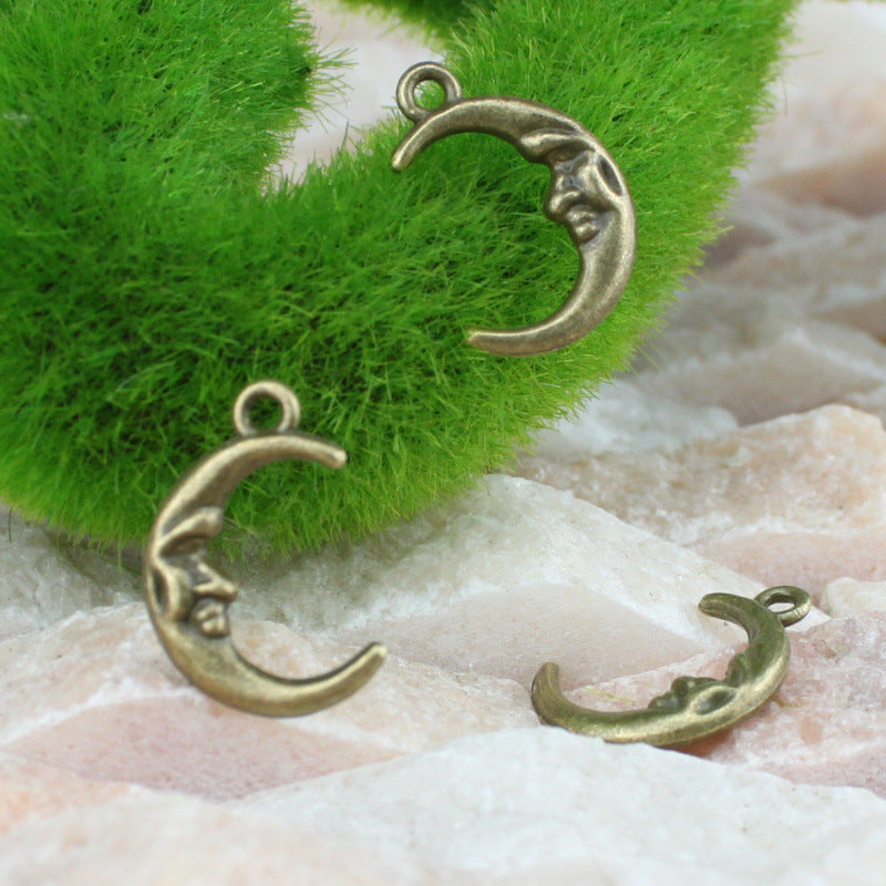 21×15mm Vintage Alloy Moon Face Charm Pendant