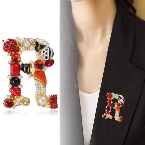 珠饰字母R胸针 shown in product view 2 with visible metal and stone details