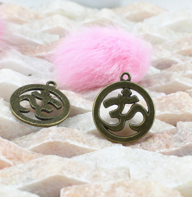 Vintage 3D Symbol Round Charm Pendant 25mm