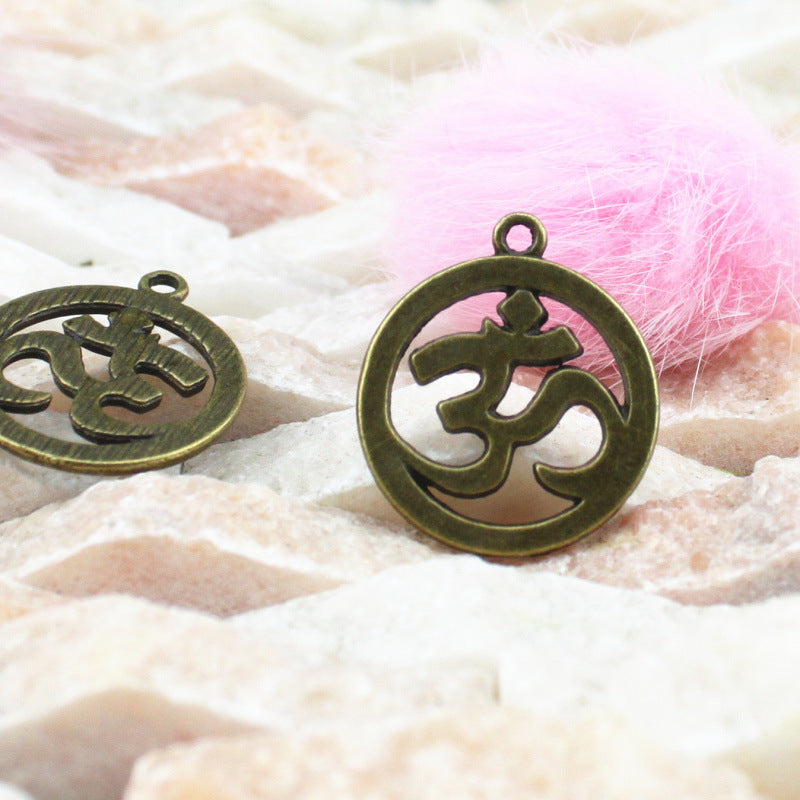 Vintage 3D Symbol Round Charm Pendant 25mm