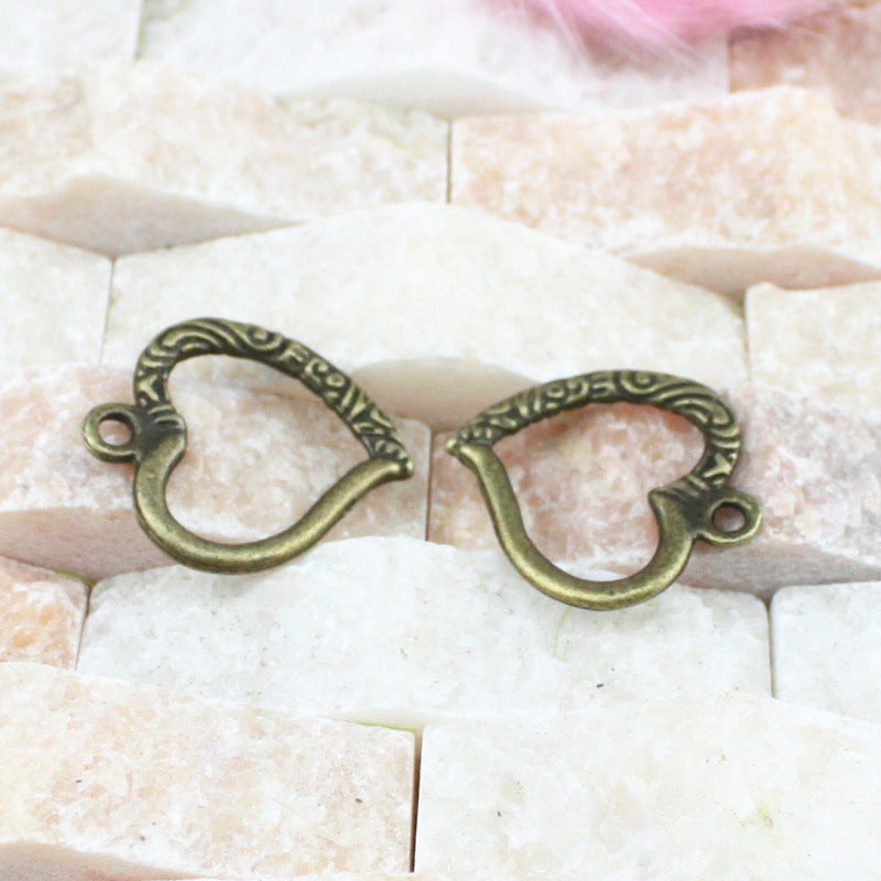 25x22mm Vintage Hollow Heart Alloy Charm Pendant