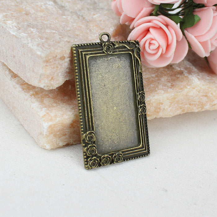 38x19mm Alloy Rectangle Cabochon Tray with Rose Edge