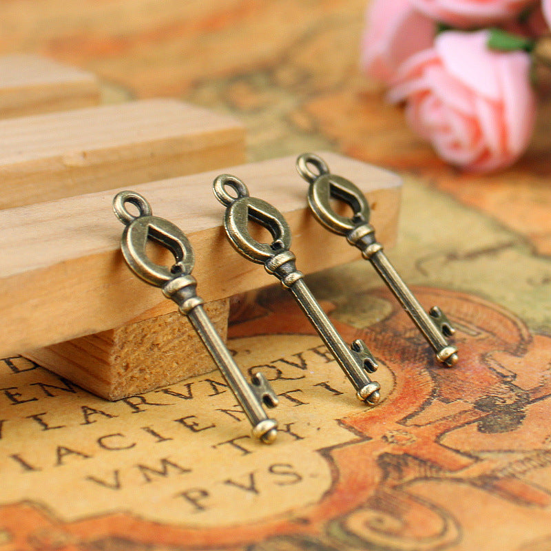 28x8mm Vintage Spade Ace Key Alloy Charm Pendant