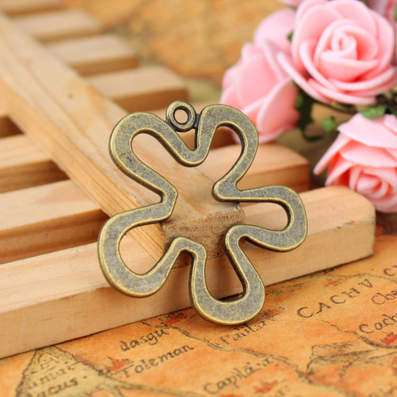 38mm Vintage Hollow Flower Alloy Charm Pendant