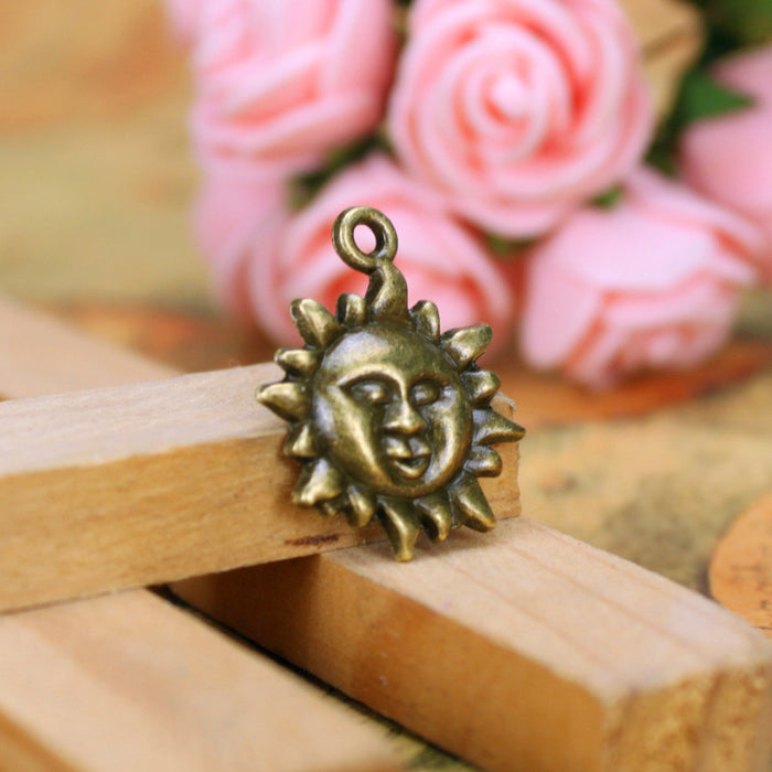 19mm Vintage Sun Alloy Charm Pendant