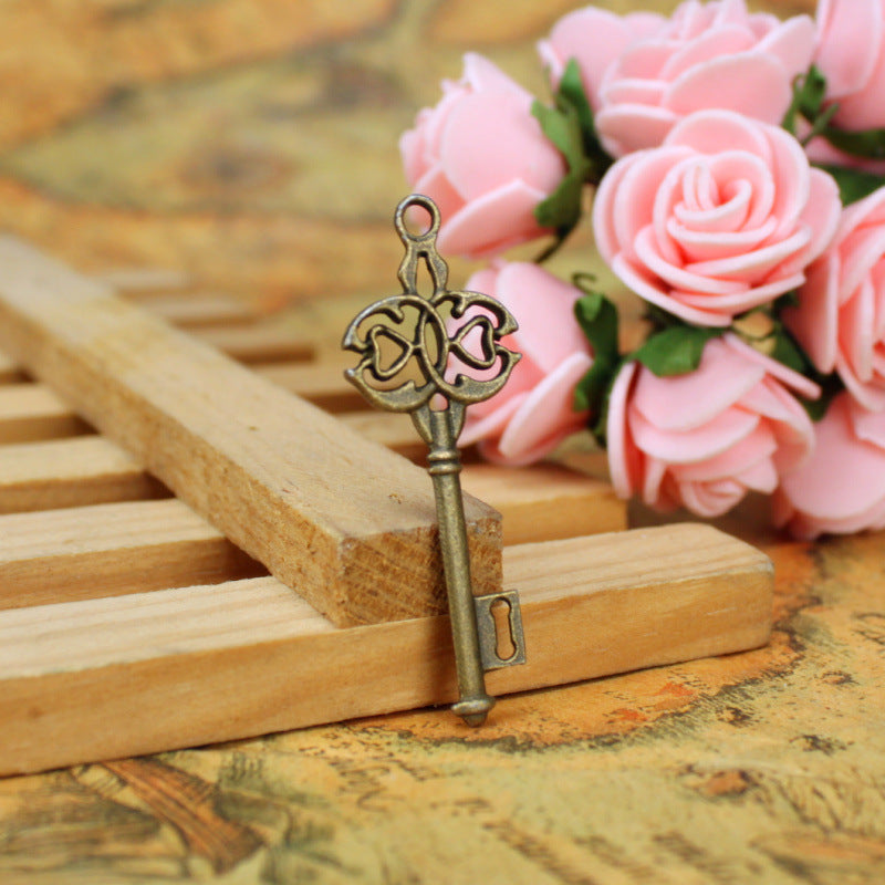 Vintage Alloy Key Charm Pendant for Necklace DIY