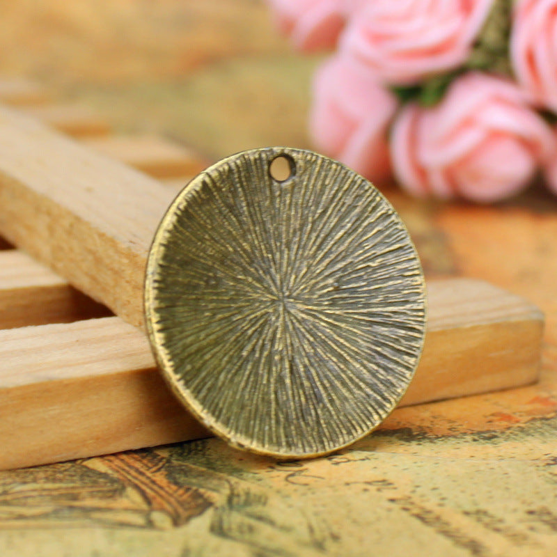 30mm Vintage Butterfly Alloy Round Charm Pendant