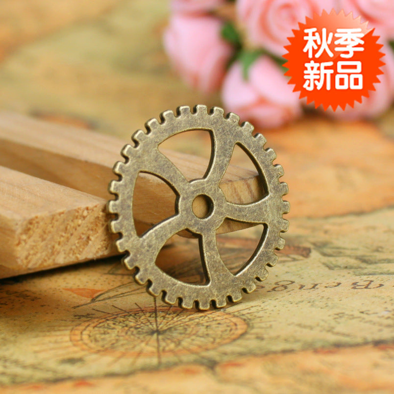 30mm Vintage Gear Wheel Alloy Charm Pendant