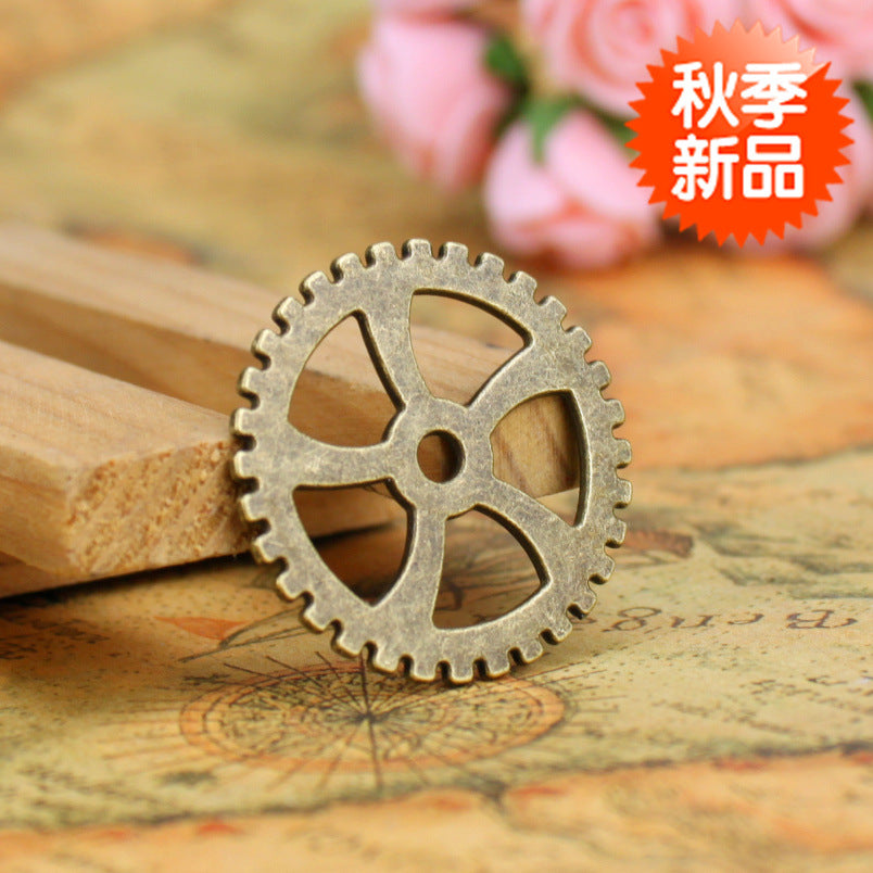 30mm Vintage Gear Wheel Alloy Charm Pendant