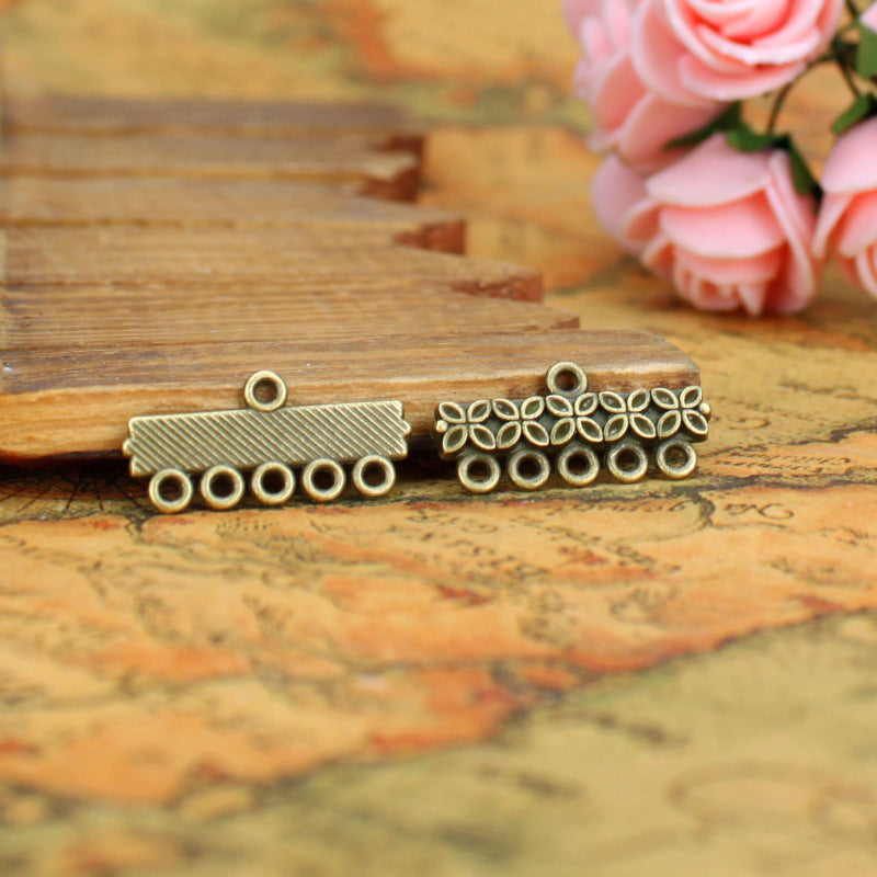 Four-Leaf Clover Multi-Loop Alloy Connector Pendant 24x11mm