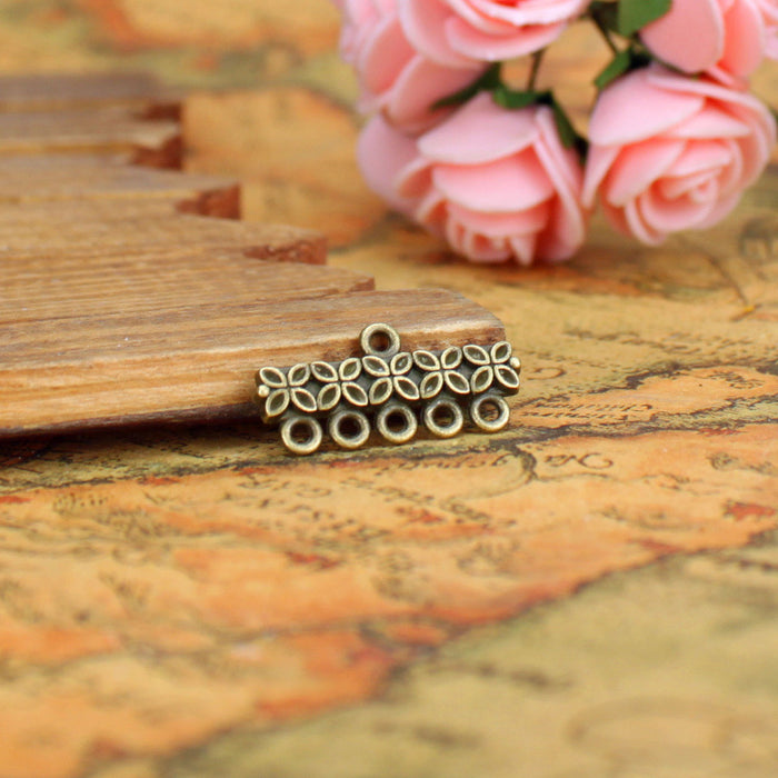 Four-Leaf Clover Multi-Loop Alloy Connector Pendant 24x11mm