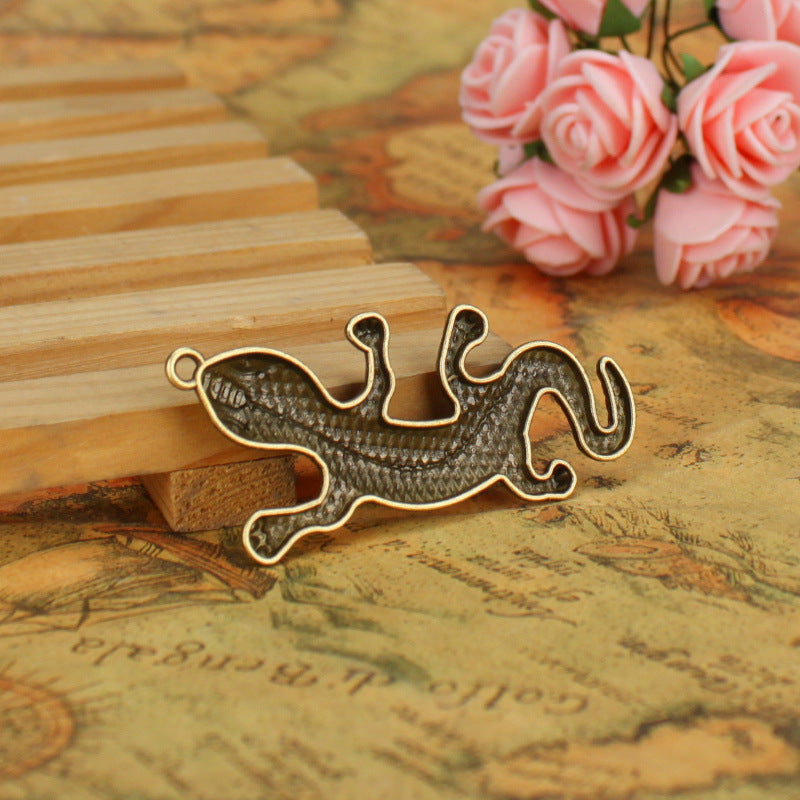 Large Alloy Gecko Charm Pendant for Sweater Jewelry, 60x35mm