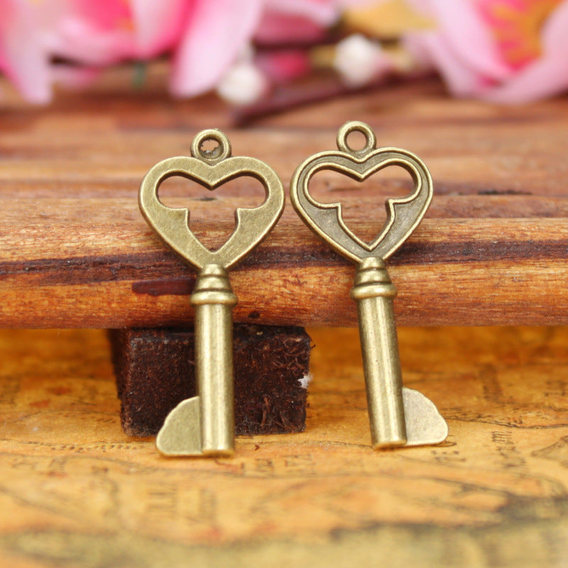 Vintage Heart Key Alloy Charm Pendant 34x15mm