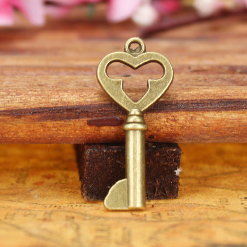 Vintage Heart Key Alloy Charm Pendant 34x15mm