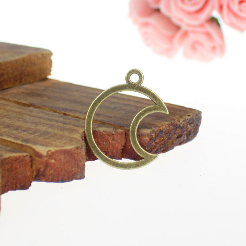 27x21mm Hollow Moon Alloy Charm Pendant