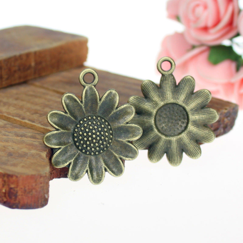 26mm Vintage Sunflower Alloy Charm Pendant