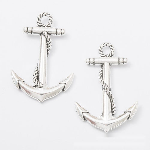 Closer front view of the rope detail anchor shape and surface details.
