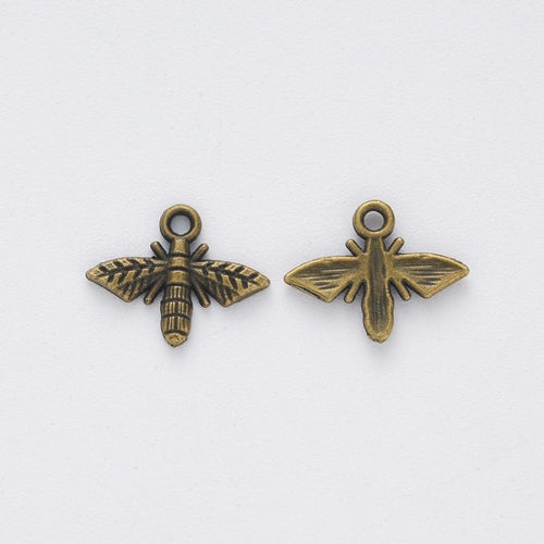 Detailed front and back view of 展翼蜜蜂 charm on a white background