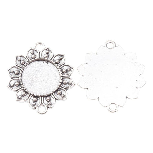 Floral Cabochon Setting metal component, reverse and front details on a white background.