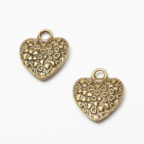 Closer view of the puffed heart covered with tiny raised heart motifs