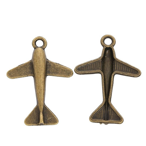 Front and reverse views of the airplane in one finish