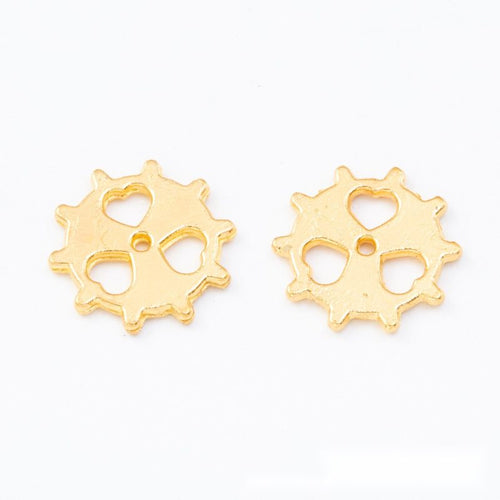Close view of the heart cutout gear front and reverse