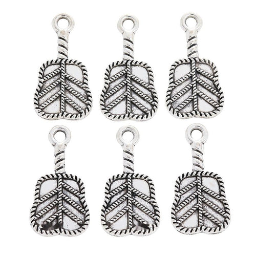 Front detail of leaf-shaped fan metal charm