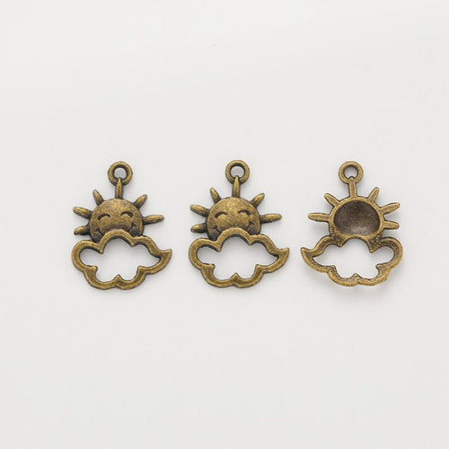 Cloud Face Sun Charm front and reverse details on a white background