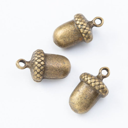 Front and reverse views of the acorn in one finish