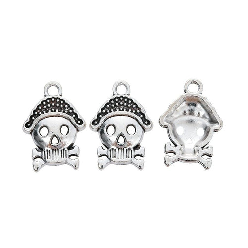 Grouped view of the pirate skull crossbones charm from the front